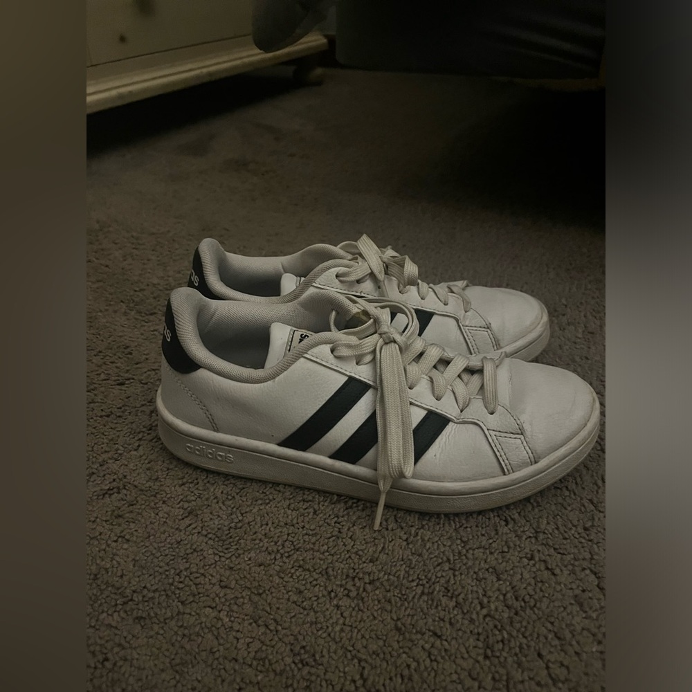 Adidas platform sneaker